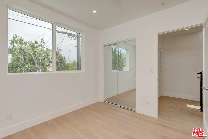 Building Photo - 1856 S Curson Ave