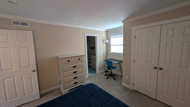 Building Photo - 3523 Ivy Commons Dr