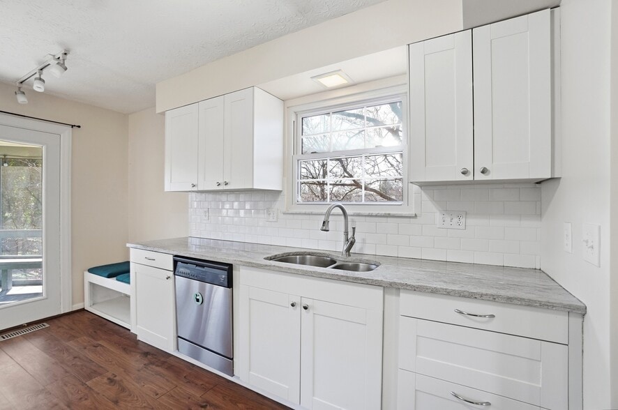 Building Photo - 1849 Lemontree Ln