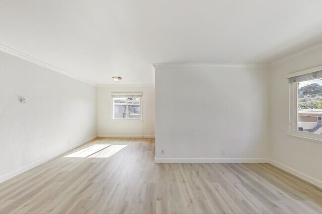 Building Photo - 1549 San Carlos Ave