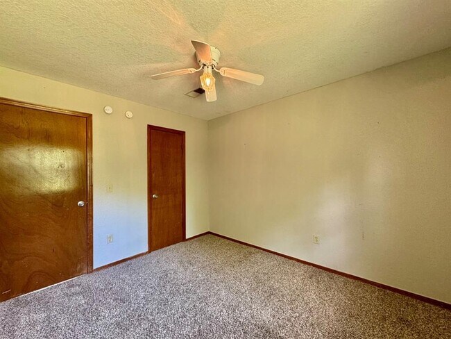 Building Photo - 11628 Lorene Ave