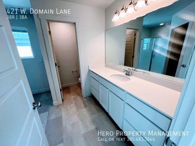 Building Photo - 421 Domain Ln