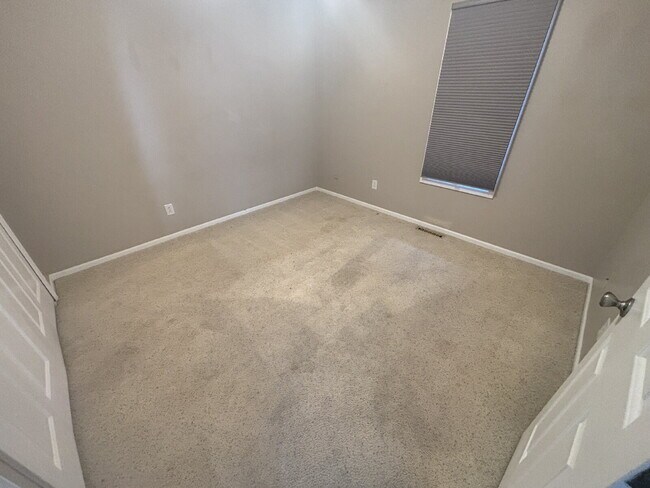 Building Photo - Beautiful 2-bedroom Condo