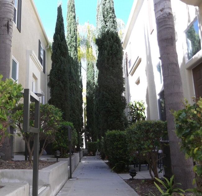 Building Photo - 3752 Mykonos Ln