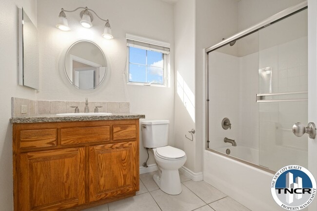 Building Photo - Gorgeous 4 Bedroom | 3.5 Bath