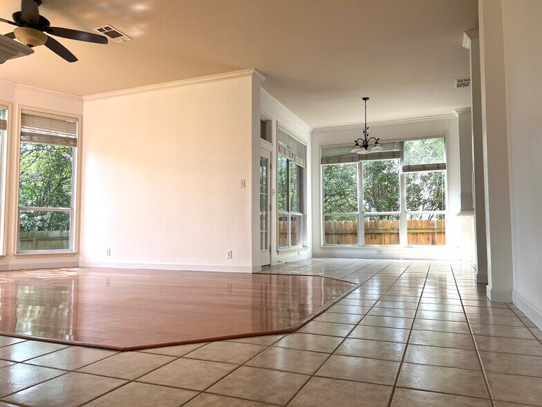 Building Photo - 19526 Azure Oak