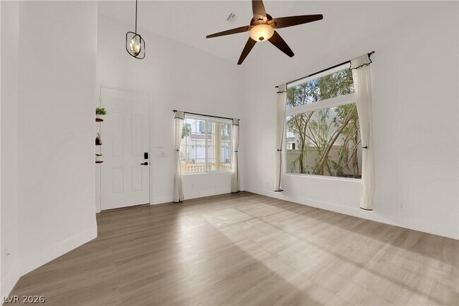 Building Photo - 1529 Tillman Falls Ave