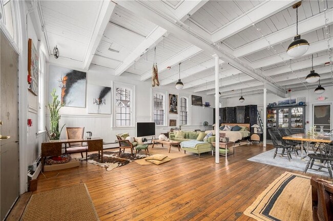 Building Photo - 4 Pallas St