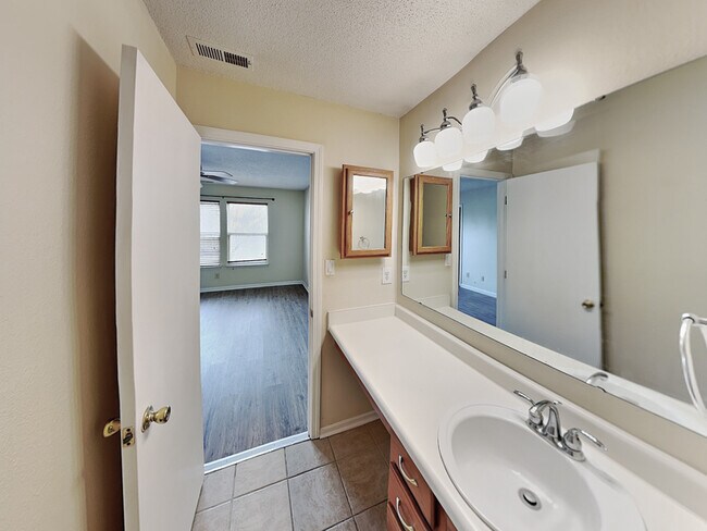 Building Photo - 385 Kimbrough Dr