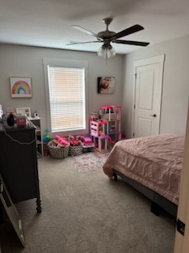 Building Photo - Newly Built 3 Bedroom Duplex in Irvine Acres!