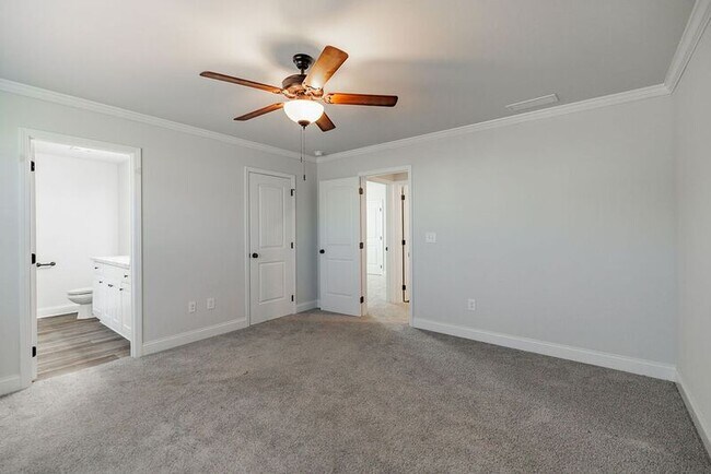 Building Photo - 80 Creek Haven Dr