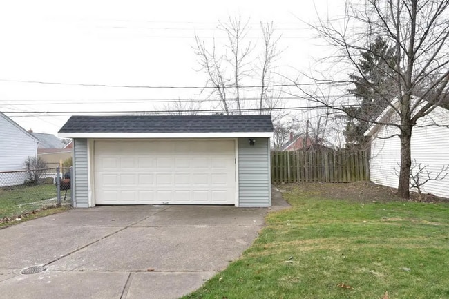 Building Photo - 10204 S Highland Ave