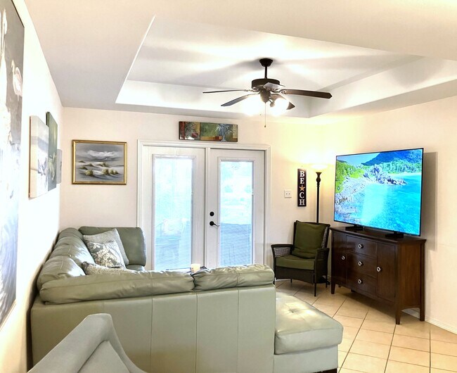 Building Photo - 2 S Bay Hill Dr