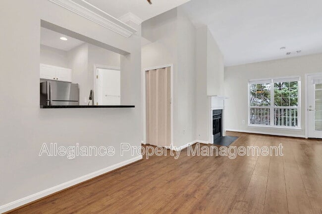 Building Photo - 4560 Strutfield Ln