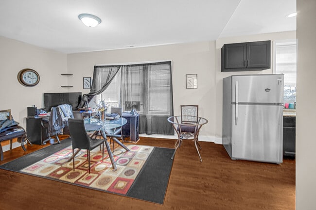 Building Photo - 7828 S Winchester Ave