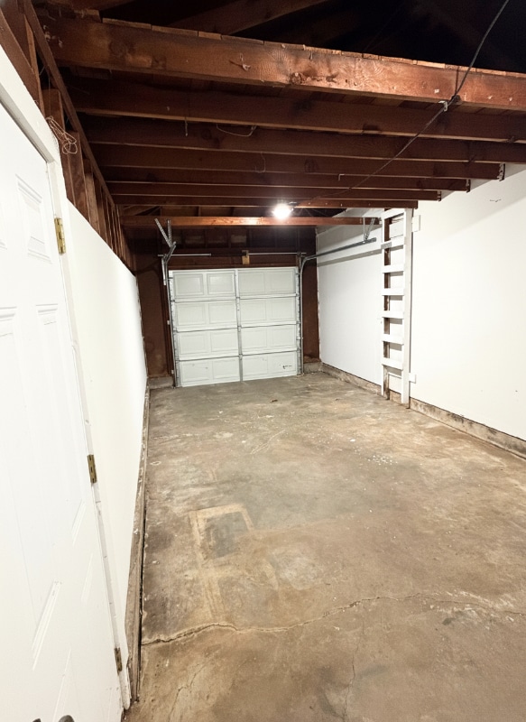 Building Photo - 1205 E Rose Dr