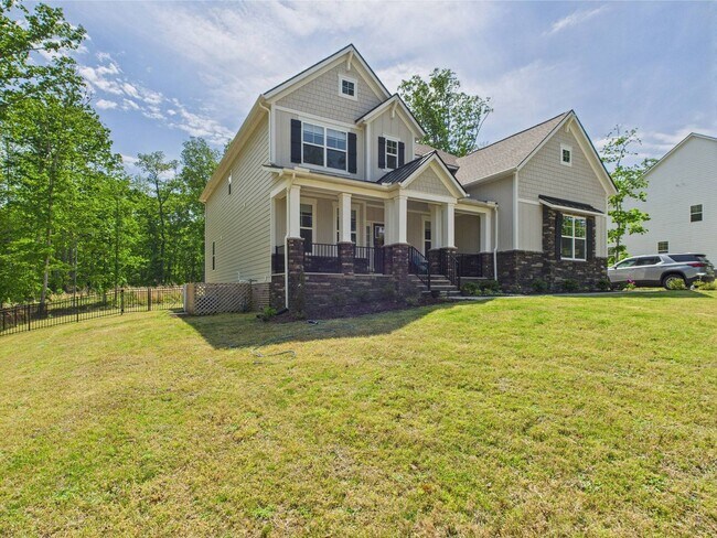 Primary Photo - Stunning 5 Bedroom 4.5 Bathroom Located in...