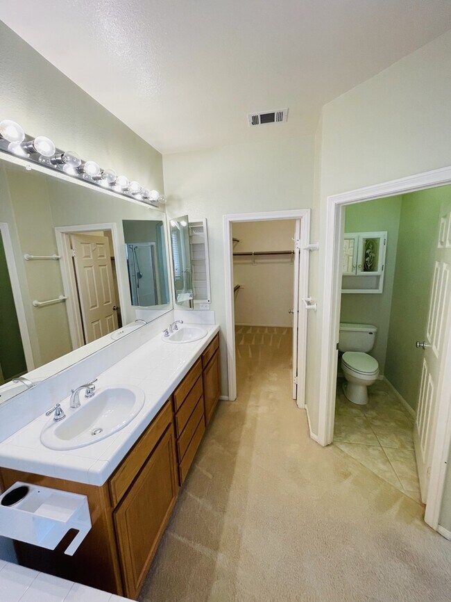 Building Photo - 30962 Crystalaire Dr