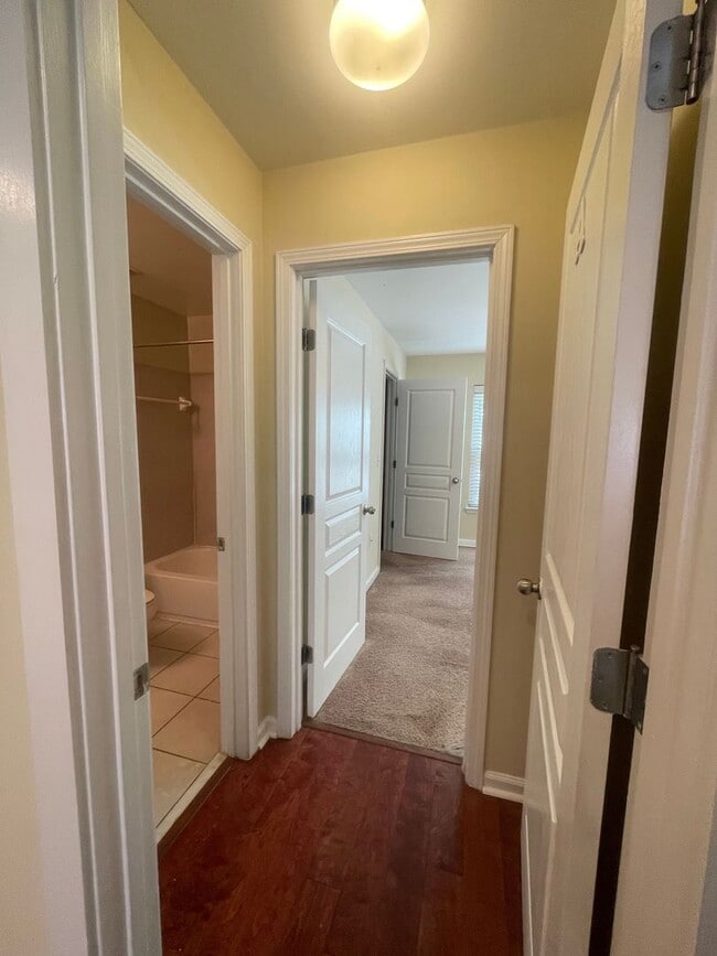 Building Photo - 02-206 Arkhipenko