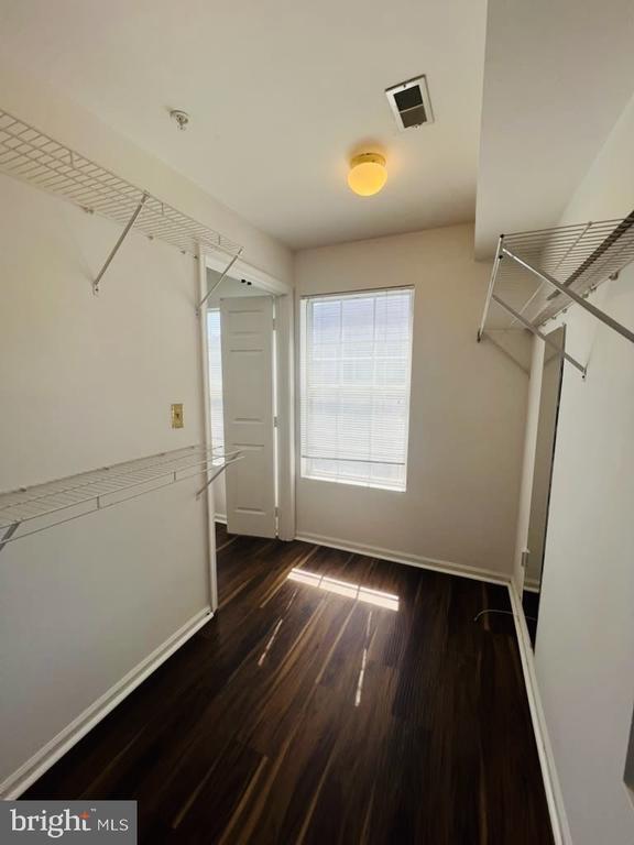 Building Photo - 8095 Lacy Dr