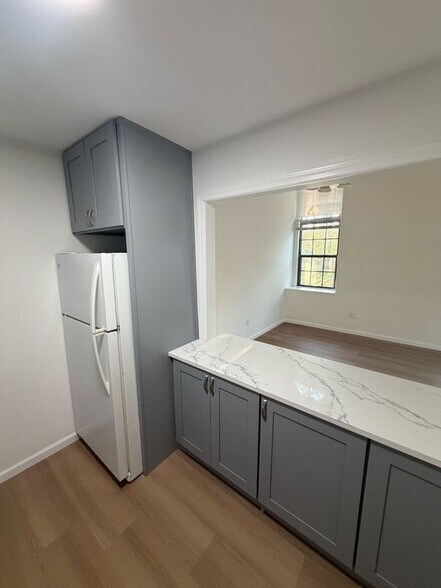 Building Photo - 2807 Hawthorn Ct
