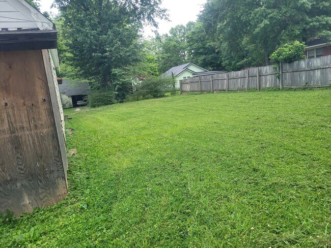 Building Photo - 507 S Middle St