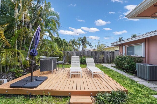 Building Photo - 2725 SE 5th Ct