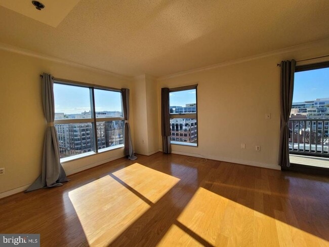 Building Photo - 777 7th St NW