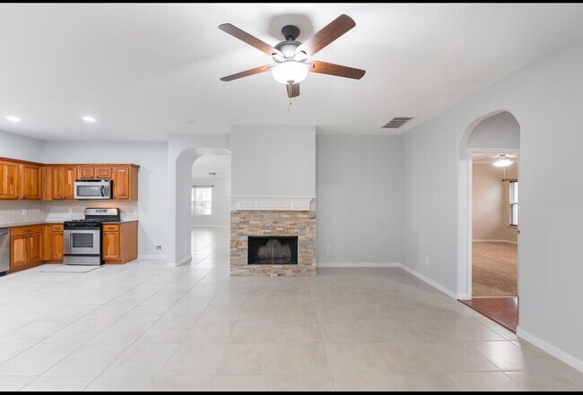 Building Photo - 3223 Legends Creek Dr