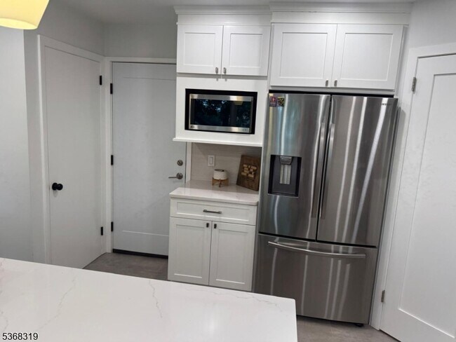 Building Photo - 71 Haller Dr