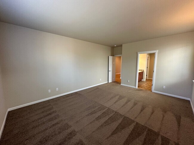 Building Photo - 9546 6th Way SE