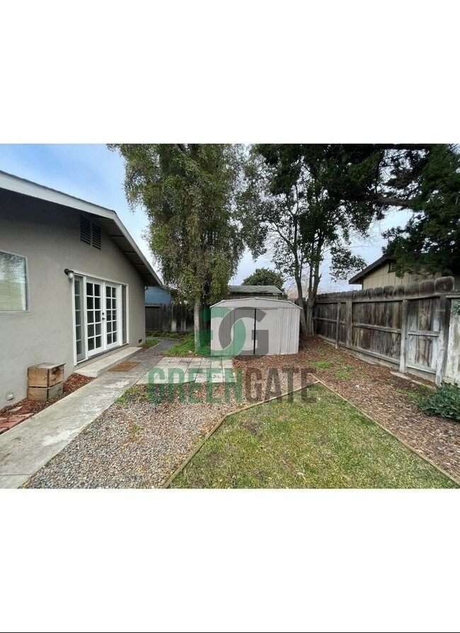 Building Photo - Spacious 4Bedroom 2Bath AVAILABLE NOW in Modesto!!