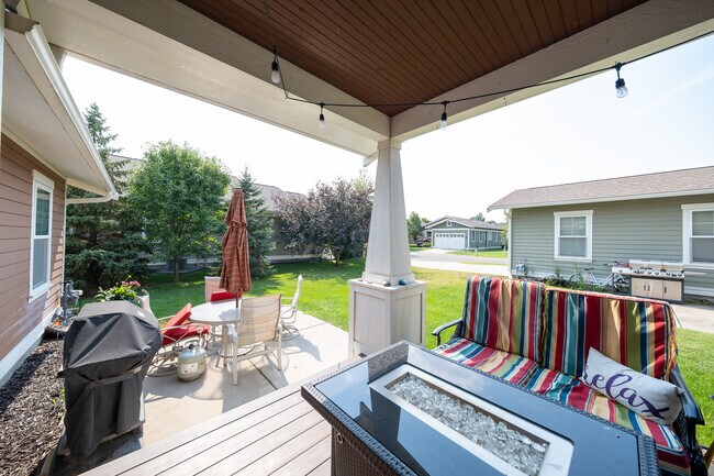 Building Photo - 15615 Dunberry Way