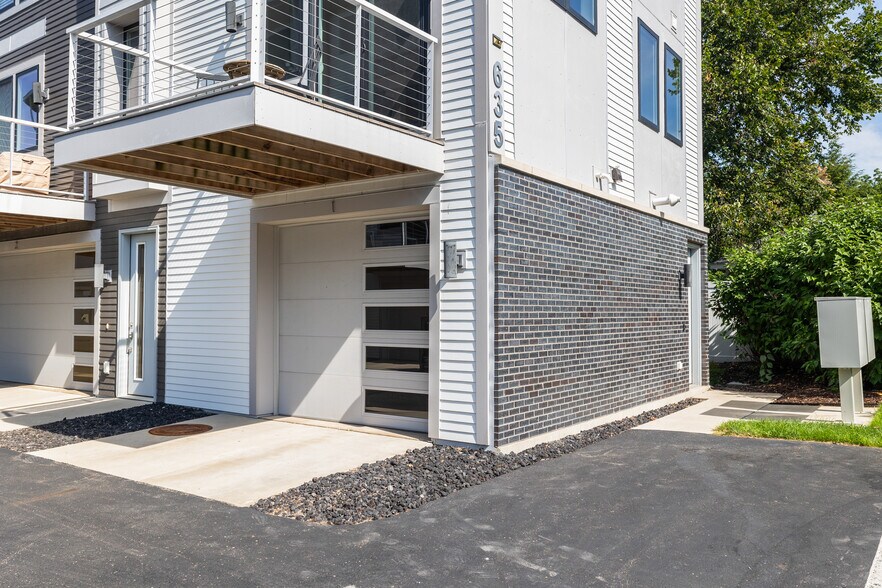Building Photo - 635 Fairview Ave NE