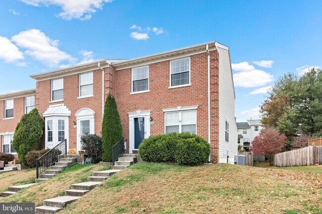 Building Photo - 520 Buckstone Garth