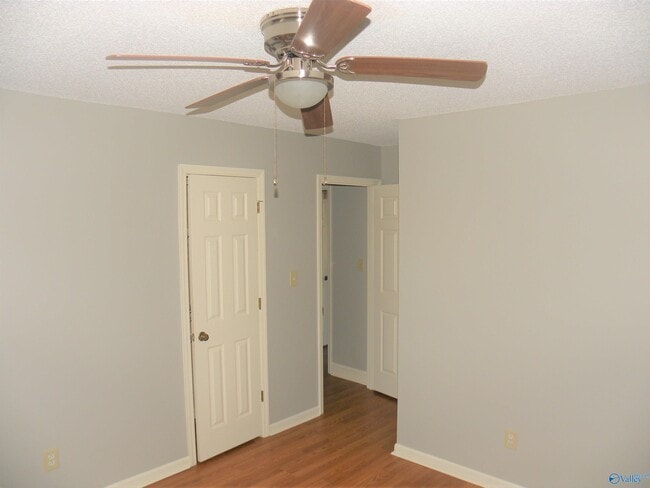 Building Photo - 128 Lewis Ln