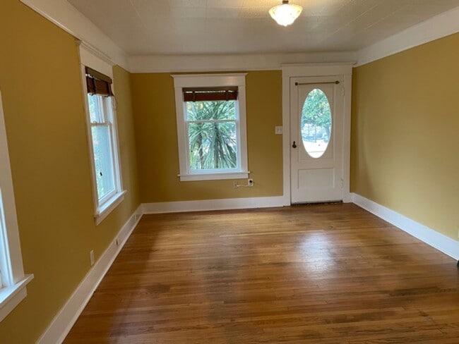 Building Photo - Cozy Private House Near Historic District of Georgetown