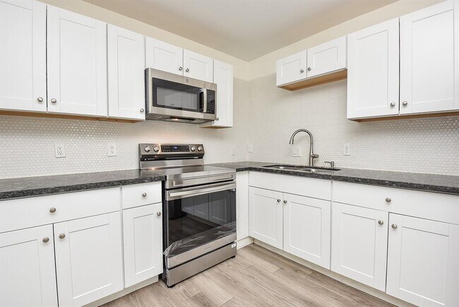 Building Photo - 3710 Dreyfus St