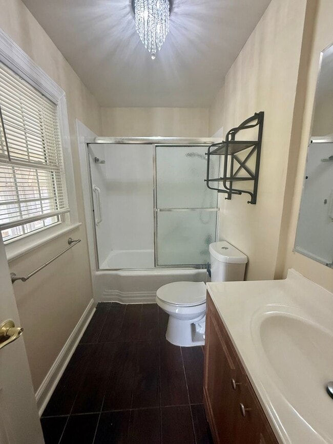 Building Photo - Three bedroom, 1 bath house in Graham