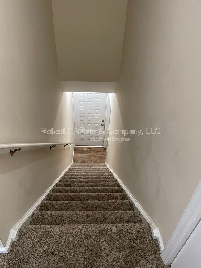 Building Photo - 27 White Birch Ln