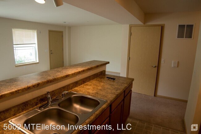 Building Photo - 5002 Siggelkow Rd