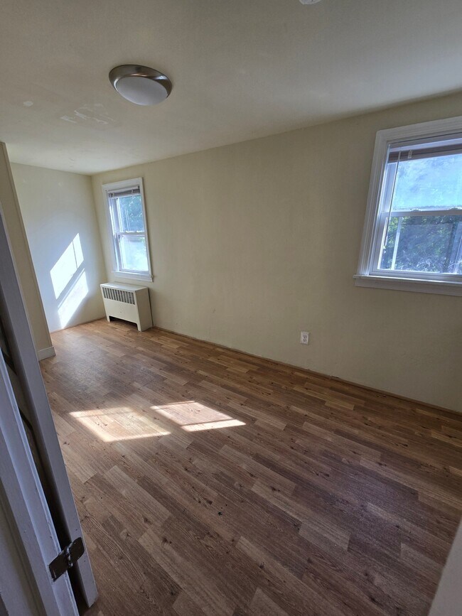 Building Photo - 3523 Chapel Dr