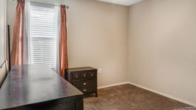 Building Photo - 3-BEDROOM LENNAR HOME IN NORTHEAST CROSSING