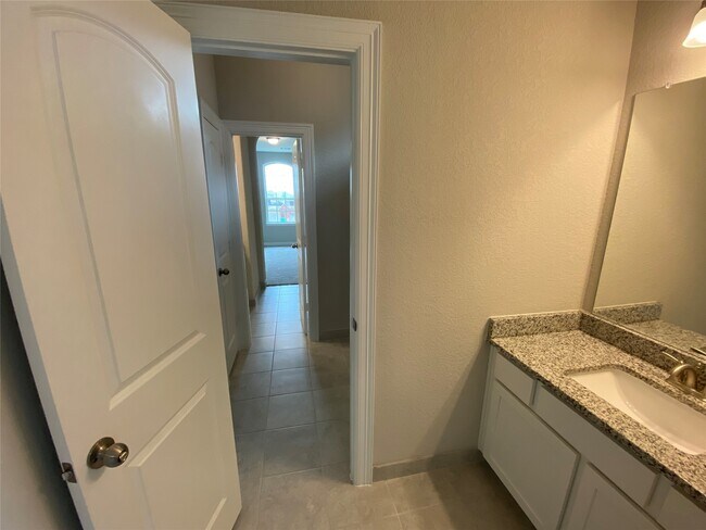 Building Photo - 7414 Evelyn Grv Dr