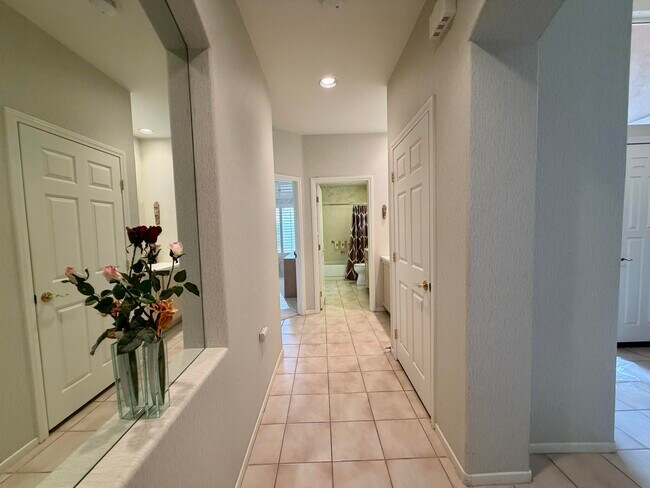 Building Photo - 78250 Willowrich Dr