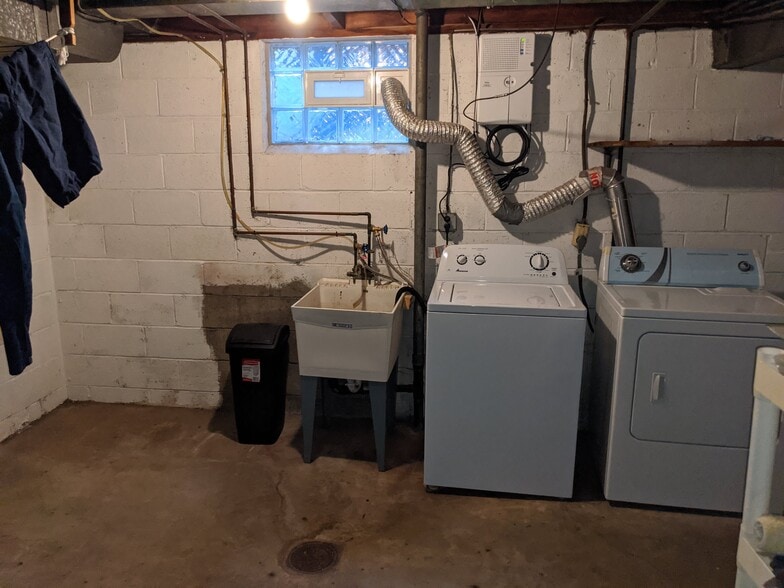 Building Photo - 235 Frankfort Ave