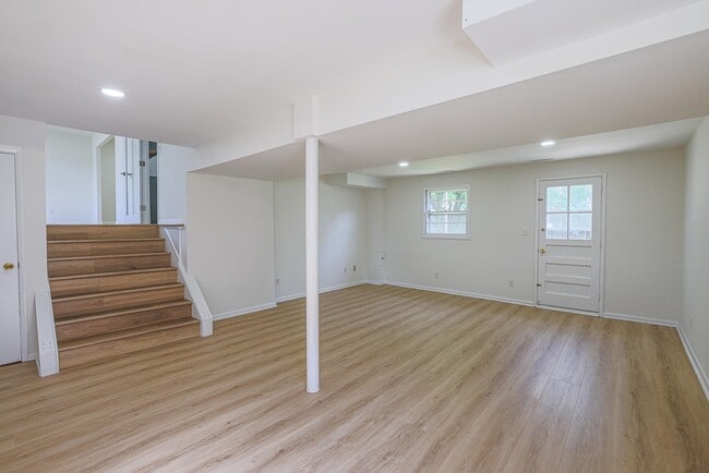 Building Photo - 2607 Smith Ave