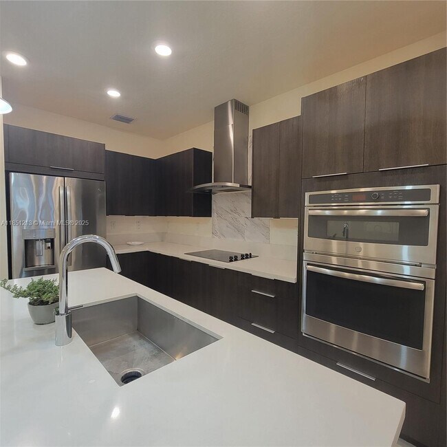 Building Photo - 10275 NW 66th St