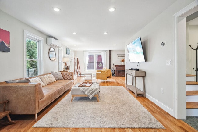 Primary Photo - 550 Long John Rd