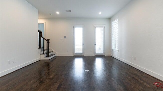 Building Photo - 2730 Freund St